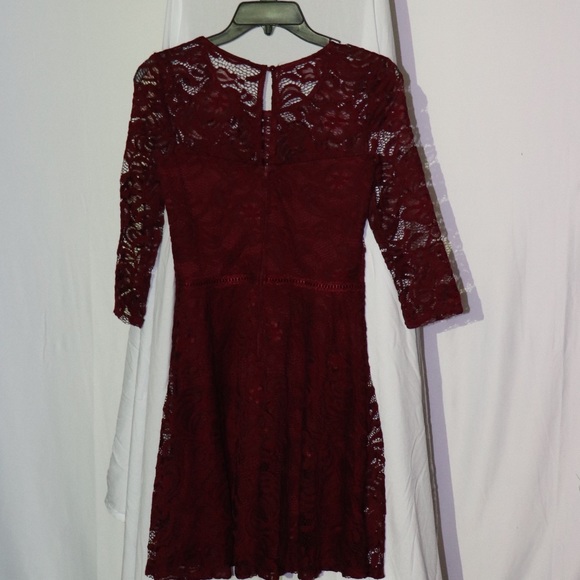 Elbow Length Lace Skater Dress - Picture 3 of 3